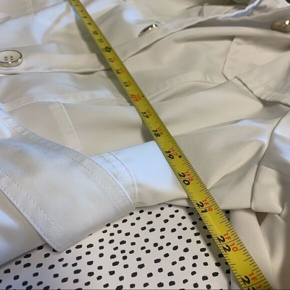 trench coat with belt and hood. Gallery size 1x Off white/ ivory - Picture 10 of 12